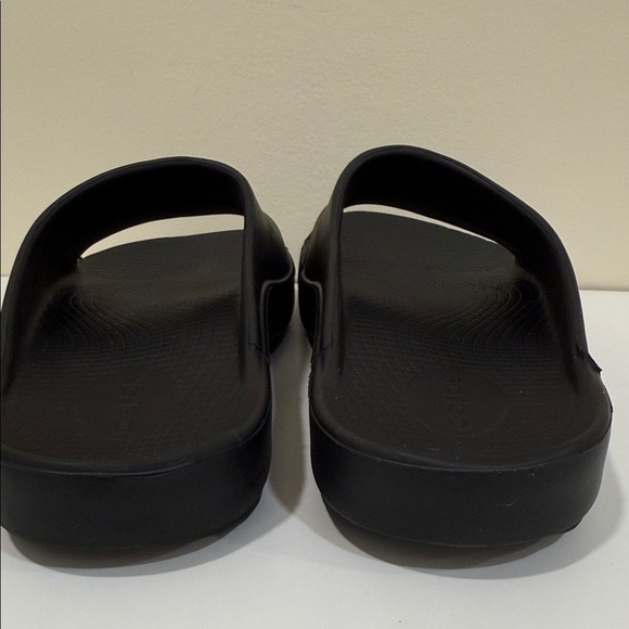 NEW - OOFOS Black Men\'s Sandals (sz Men 9 or Women 11) main image 6